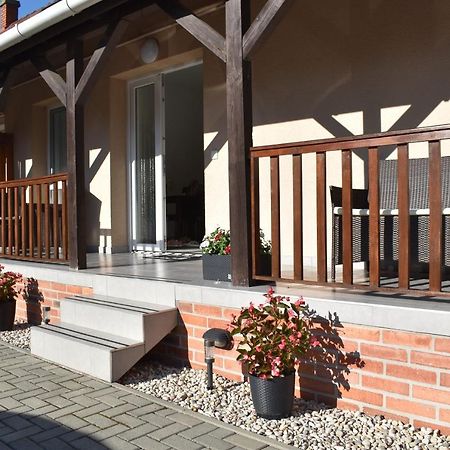 Livia Apartman Heviz Exterior photo